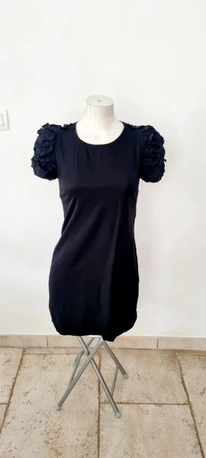 Robe courte noire fleurs sandro 36