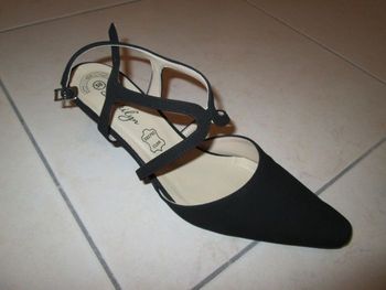 Chaussures talon neuves semelle et dessus cuir pointure 38