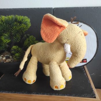 Doudou Peluche Orchestra éléphant jaune orange bruit papier  #geektradedoudou