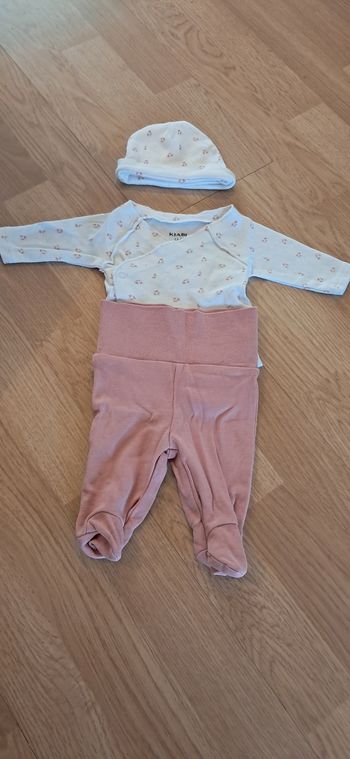 Ensemble bodies pantalon bonnet