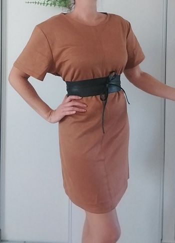 Jolie robe caramel T 52