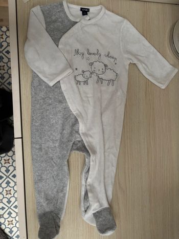 Pyjama en velours Kiabi taille 12 mois