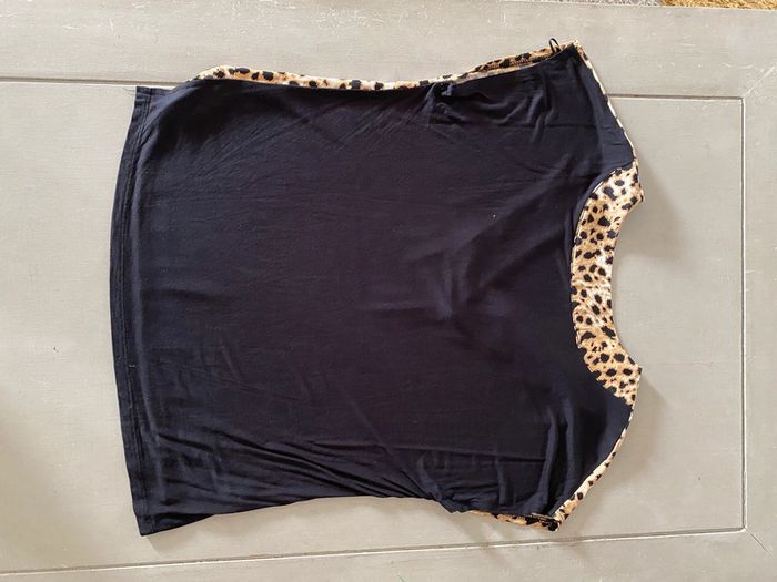 Tee shirt Camaïeu léopard 🐆 taille S/M col V - photo numéro 10
