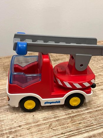 Camion de pompier Playmobil, neuf 14 €