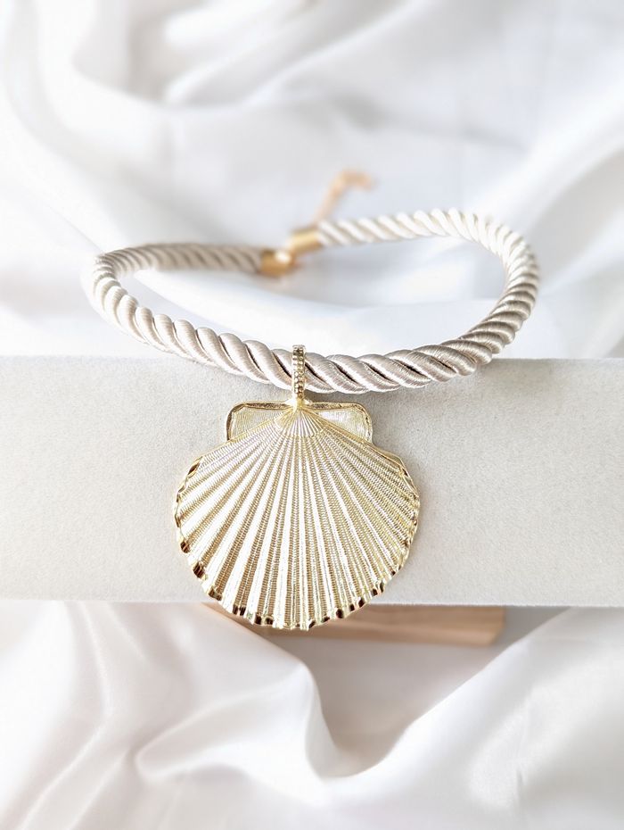 Collier coquillage