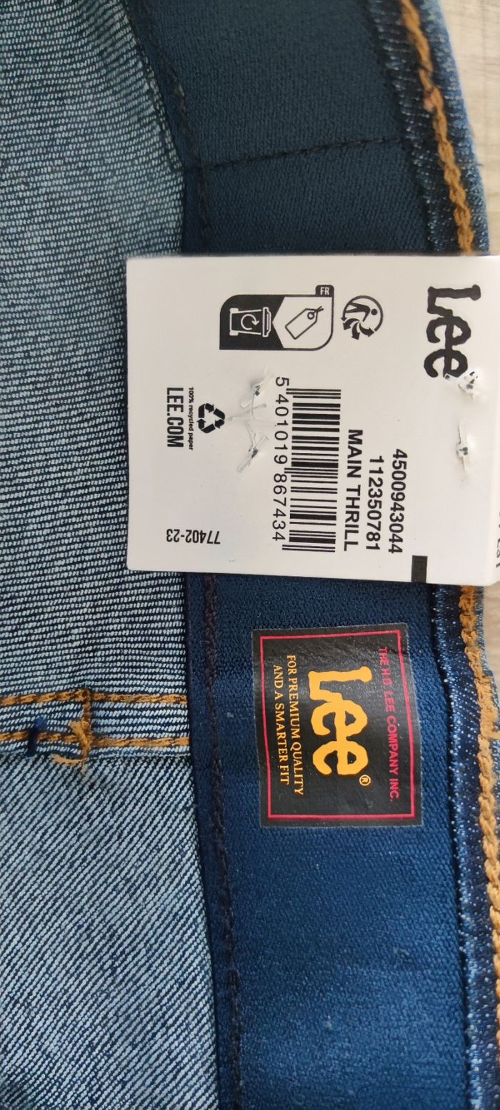 Jean pour femme marque LEE taille 42 couleur bleu marine - photo numéro 4