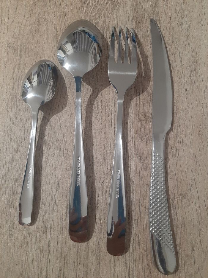 Set de  couvert 24 pièce neuf - photo numéro 3