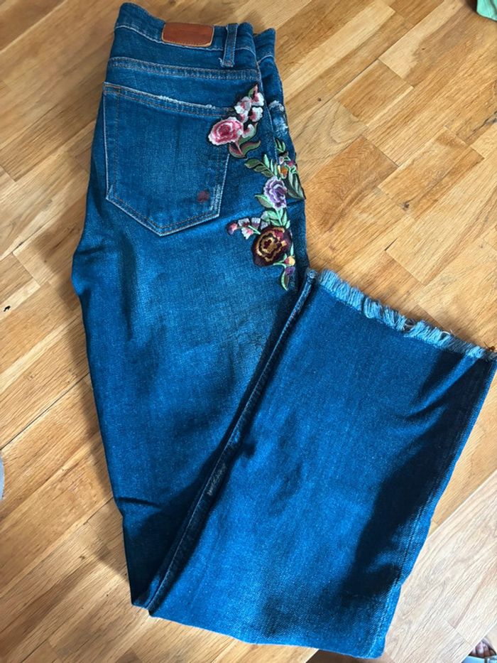 Jeans zara fleurie - photo numéro 2