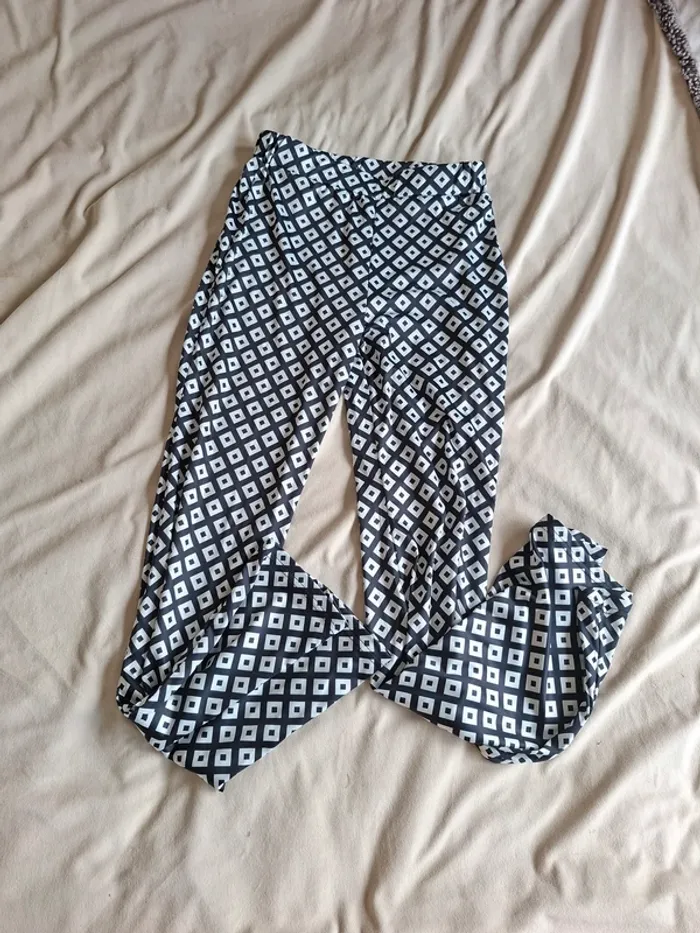 pantalon léger fluide, patte  d'eph, blanc et carré bleu, neuf, taille S marque Commense