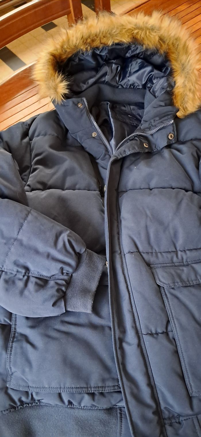 Veste très chaude,  bleu marine, peu portée,  bon état,  4XL de chez Kiabi - photo numéro 3