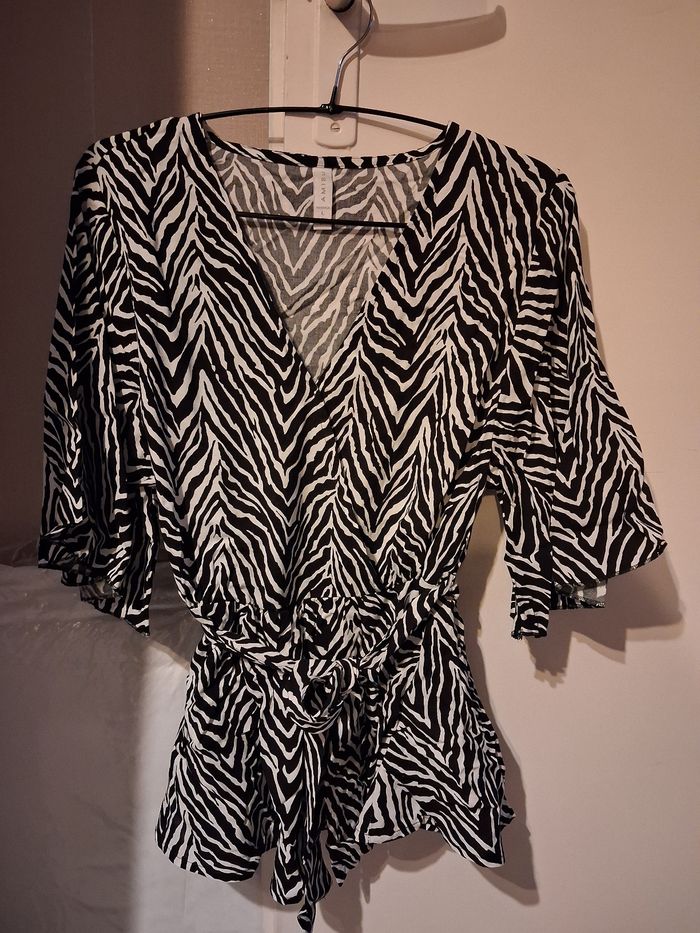 Haut cache cœur motif zébré