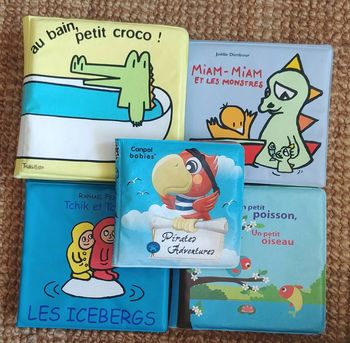 Lot de cinq livres de bain bébé