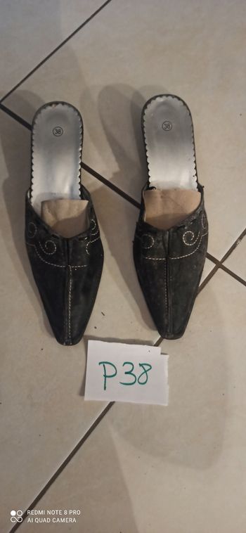 Chaussures style babouche p. 38