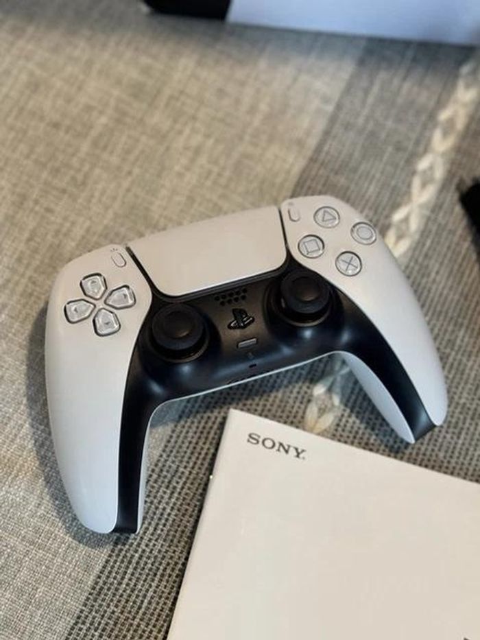 PlayStation 5 Pro - photo numéro 2