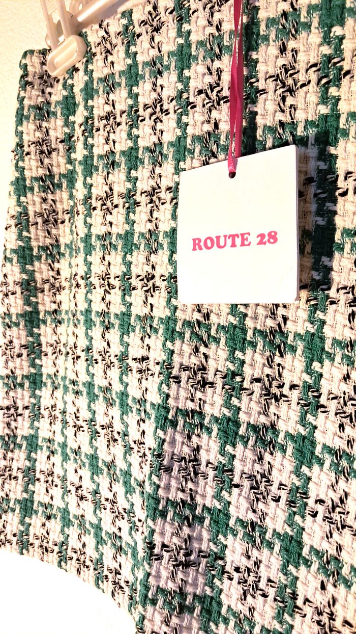 Mini-jupe Route 28 en tweed carreaux vert & écru - photo numéro 3