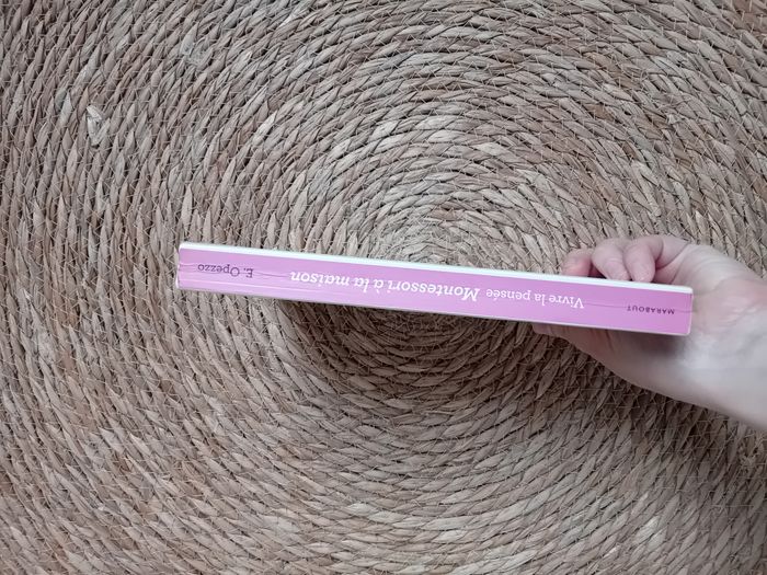 Livre Vivre la pensée montessori à la maison - photo numéro 3
