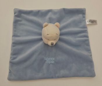 Doudou Winnie l'ourson carré plat bleu ciel et écru- Disney