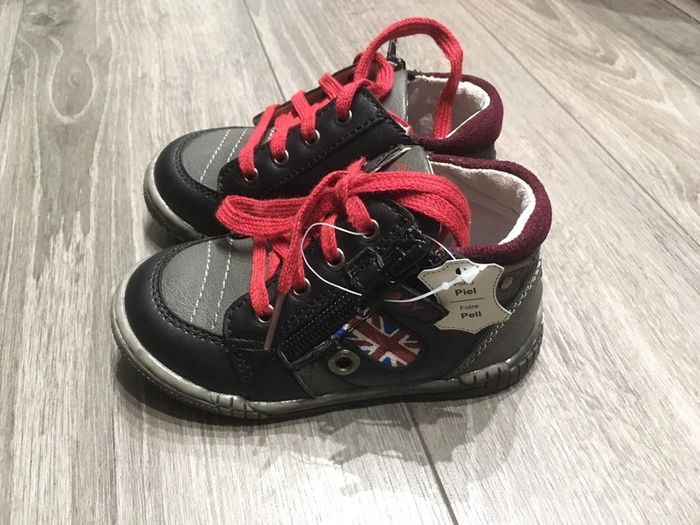 Chaussures NEUVES - photo numéro 4