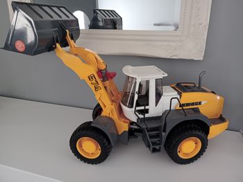 Pelleteuse articulée Liebherr L574