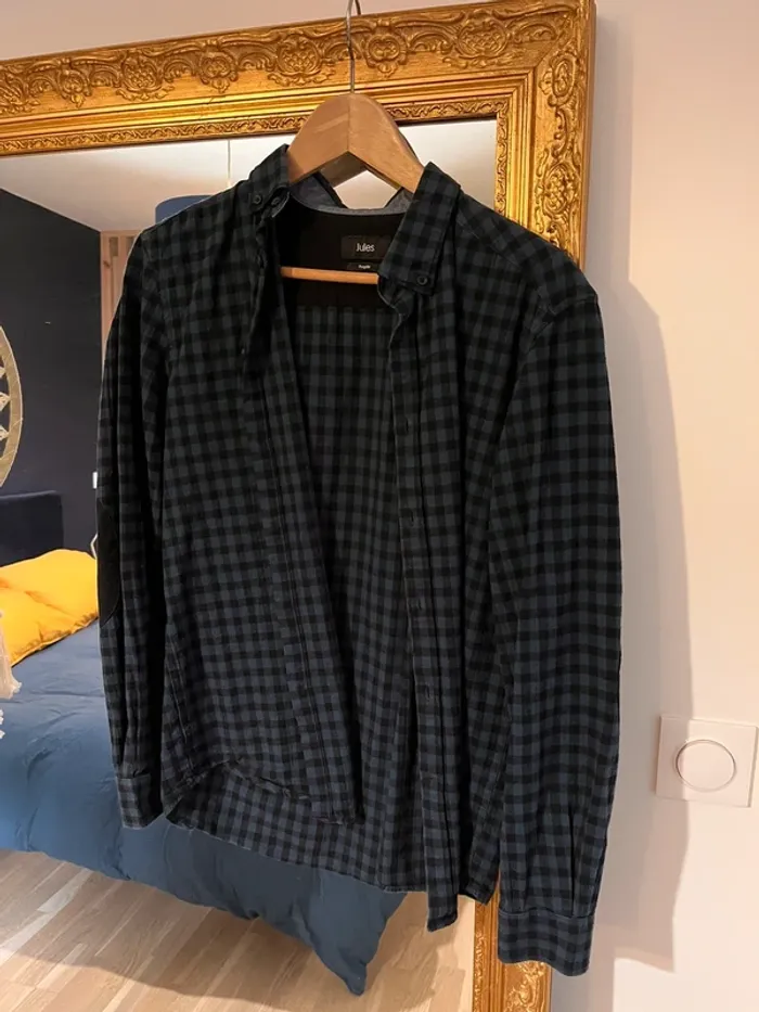 Chemise à carreaux bleu marine et noir