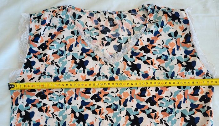 Blouse manches courtes à motifs et dentelle écrue corail et bleu turquoise Pull&Bear Taille 42 - photo numéro 10