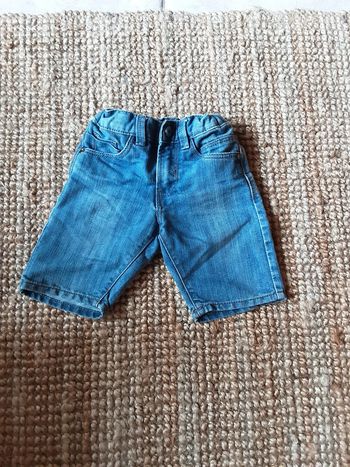 Bermuda jean Okaïdi 4 ans