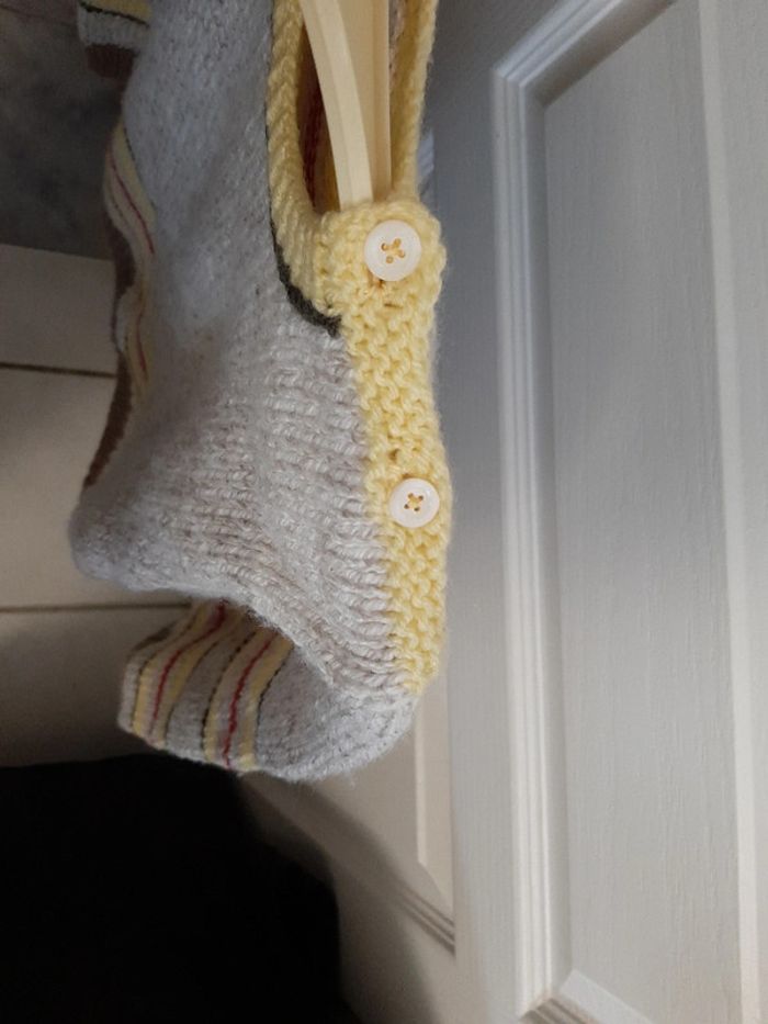 Pull en laine (boutonnière sur côté) - photo numéro 3