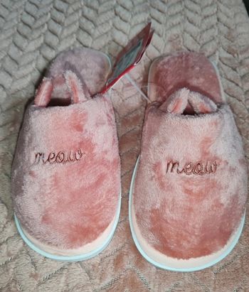 Chaussons '' meow'' roses 36