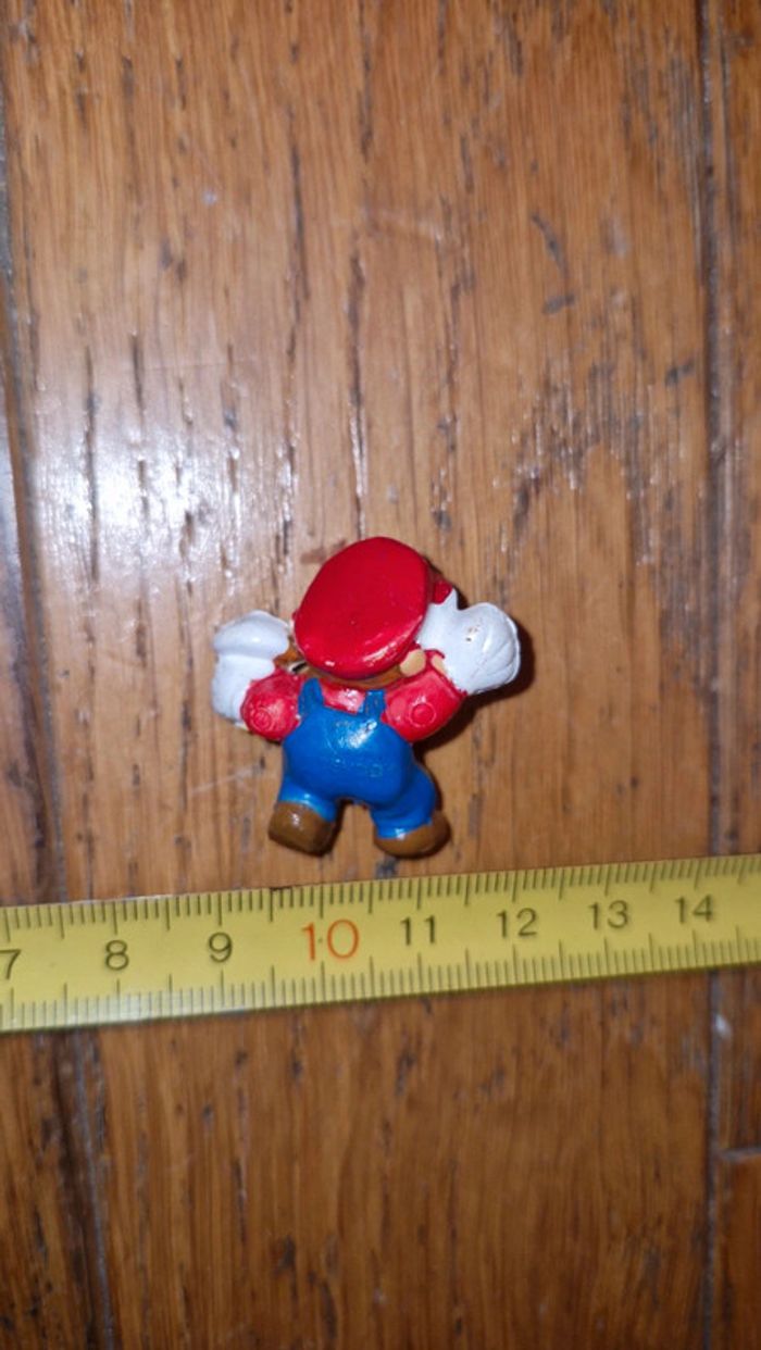 Toute petite figurine de Mario - photo numéro 2