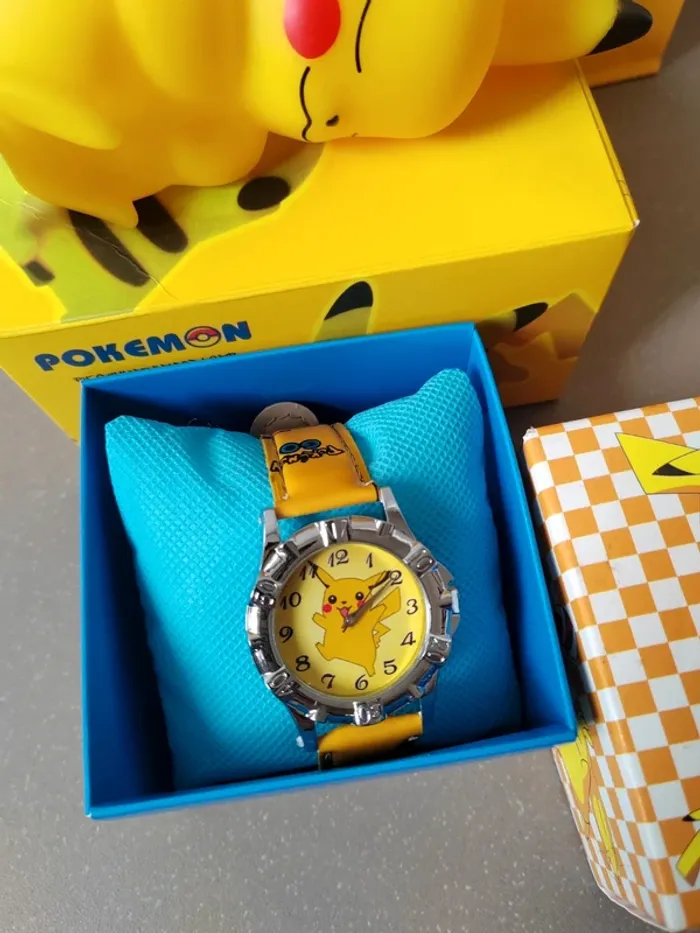 Lot Pokémon - Pikachu / Montre, figurine lampe LED - photo numéro 4