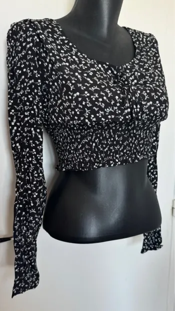 Crop top noir neuf