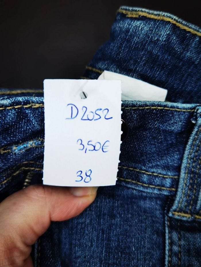 D2052 - short jeans femme T38 - photo numéro 3