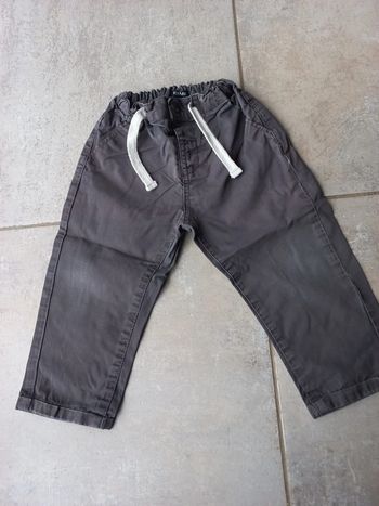 Pantalon Kiabi 18 mois gris