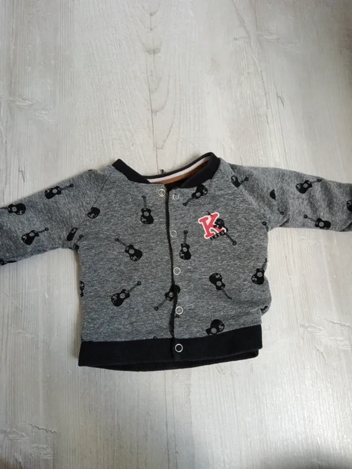 Veste et t-shirt IKKS 6 mois - photo numéro 10