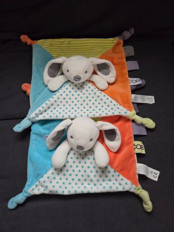 Lot de 2 doudous Lapin carré plat bleu, orange , vert , blanc étoiles bleues- Obaibi
