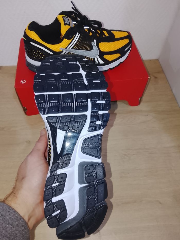 Nike Zoom Vomero 5 taille 40 - photo numéro 6