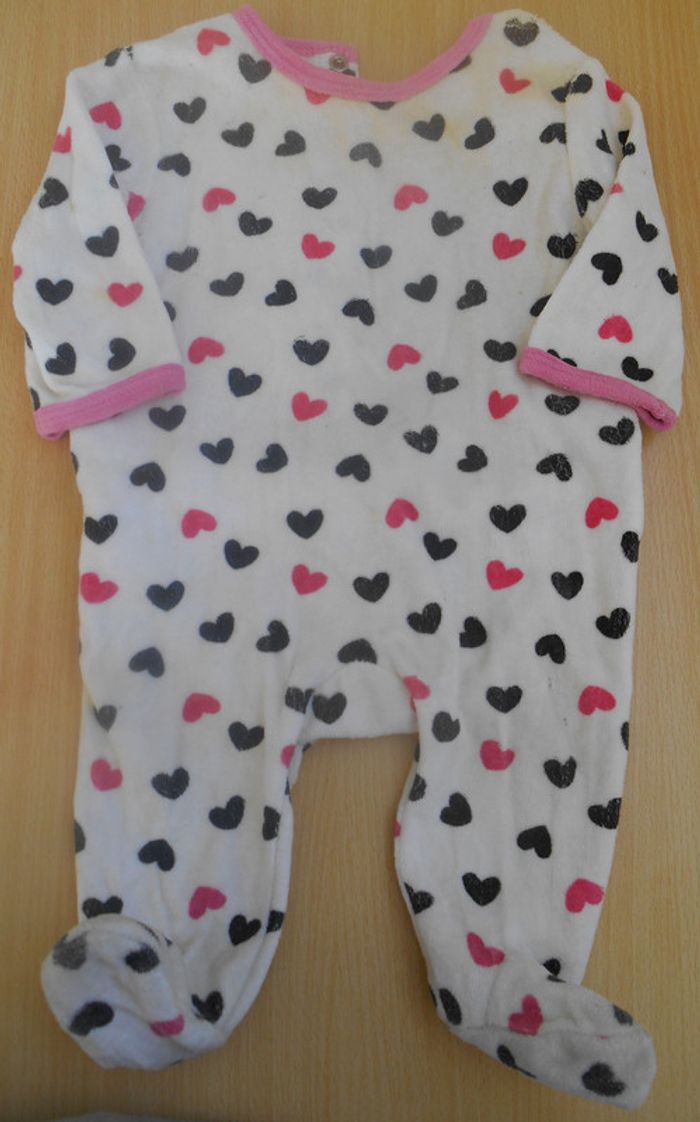 Pyjama fille 3 mois - 1 pièce - motifs petits coeurs