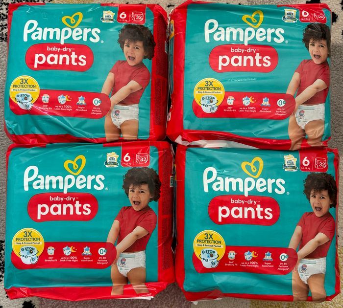 Lot de 4 paquets de couches Pampers taille 6