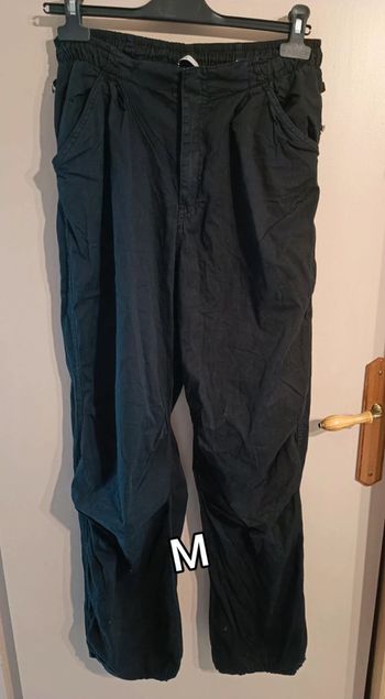 Pantalon noir taille M Bershka