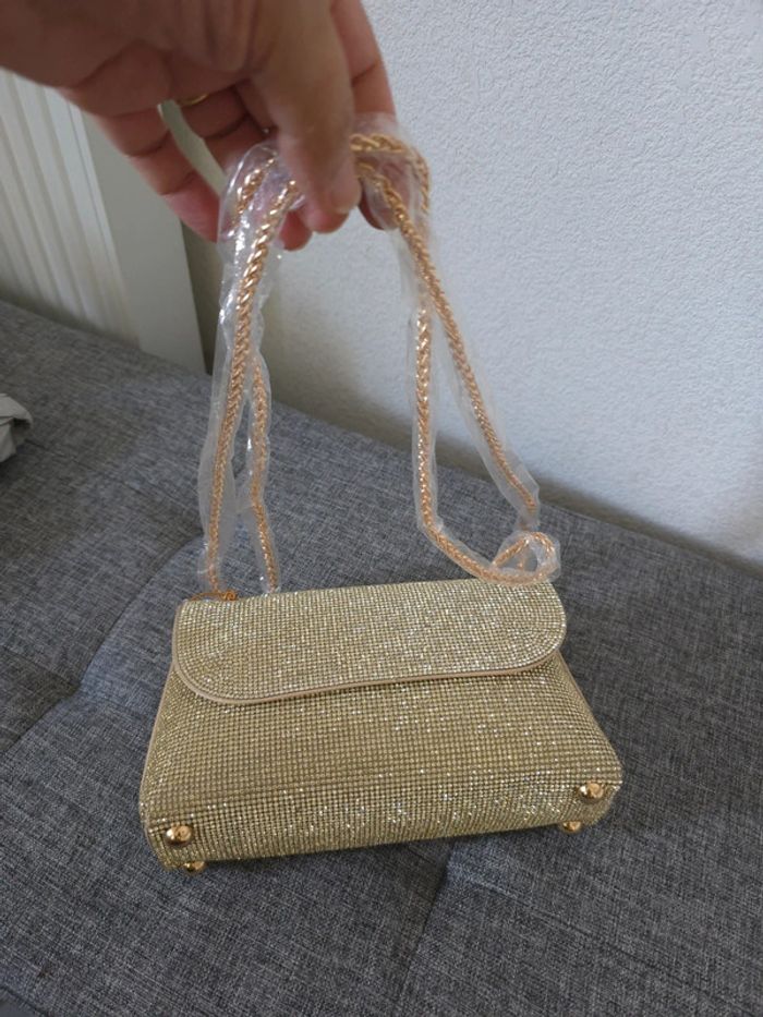 Magnifique sac soirée doré neuf avec étiquette 🏷 - photo numéro 10
