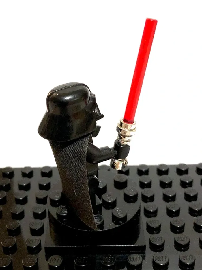 LEGO Star Wars episode V - Darth Vader, light gray head - photo numéro 7