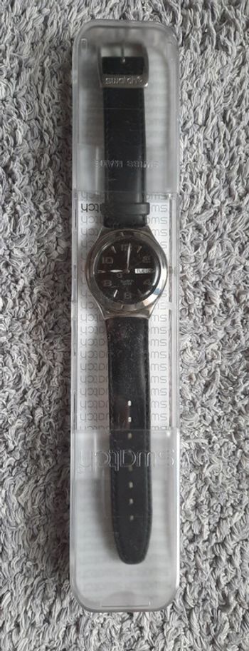 Montre Swatch en cuir