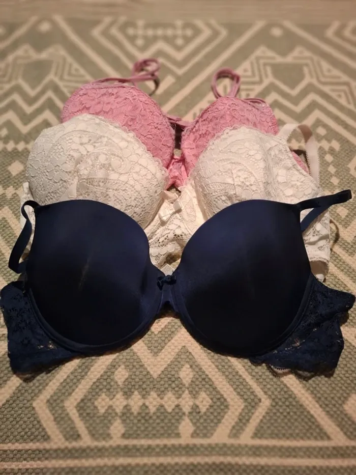 Lot 3 soutien-gorge 100c - photo numéro 2