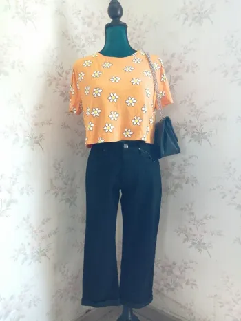Pantacourt noir en jeans stretch  / gémo / (40)
