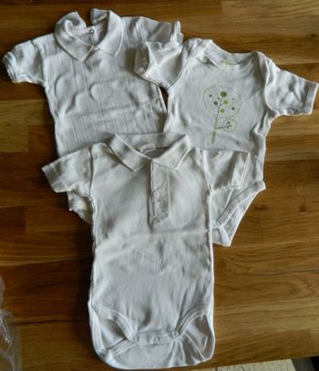 Lot de 3 bodys manches courtes T 3 mois" Petit bateau, Absorba et Vertbaudet"