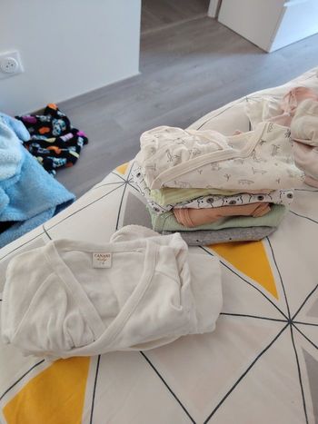 Lot de bodies 1 mois