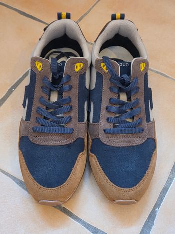 Baskets FAGUO taille 42