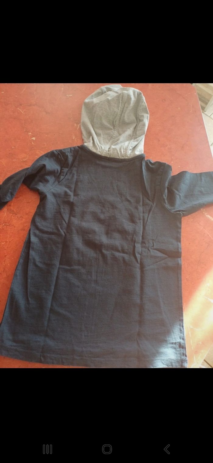 T.shirt garçon taille 8 ans - photo numéro 4