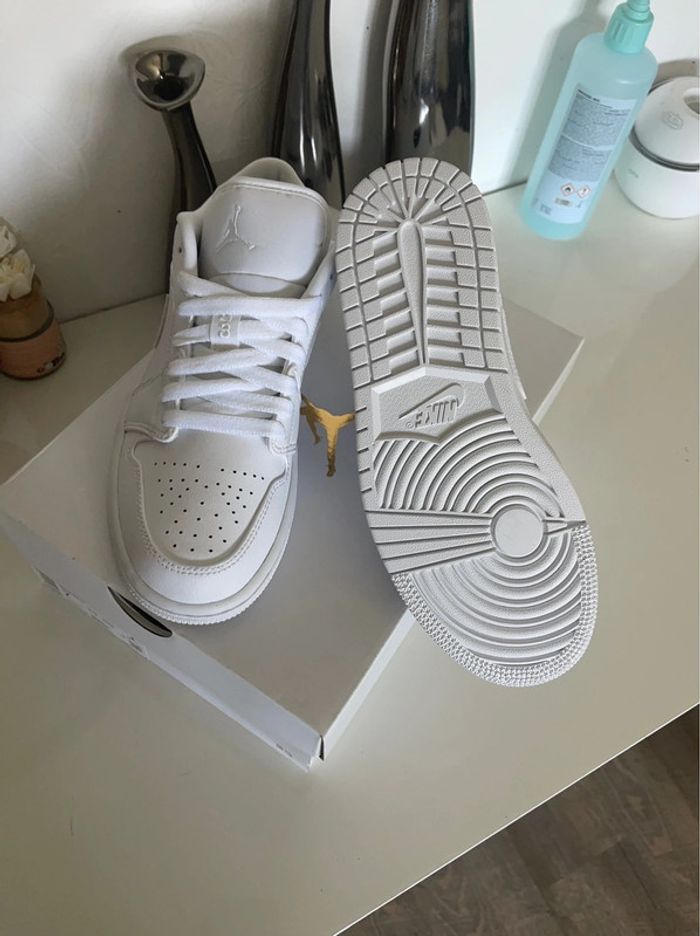 Wmns air Jordan 1low