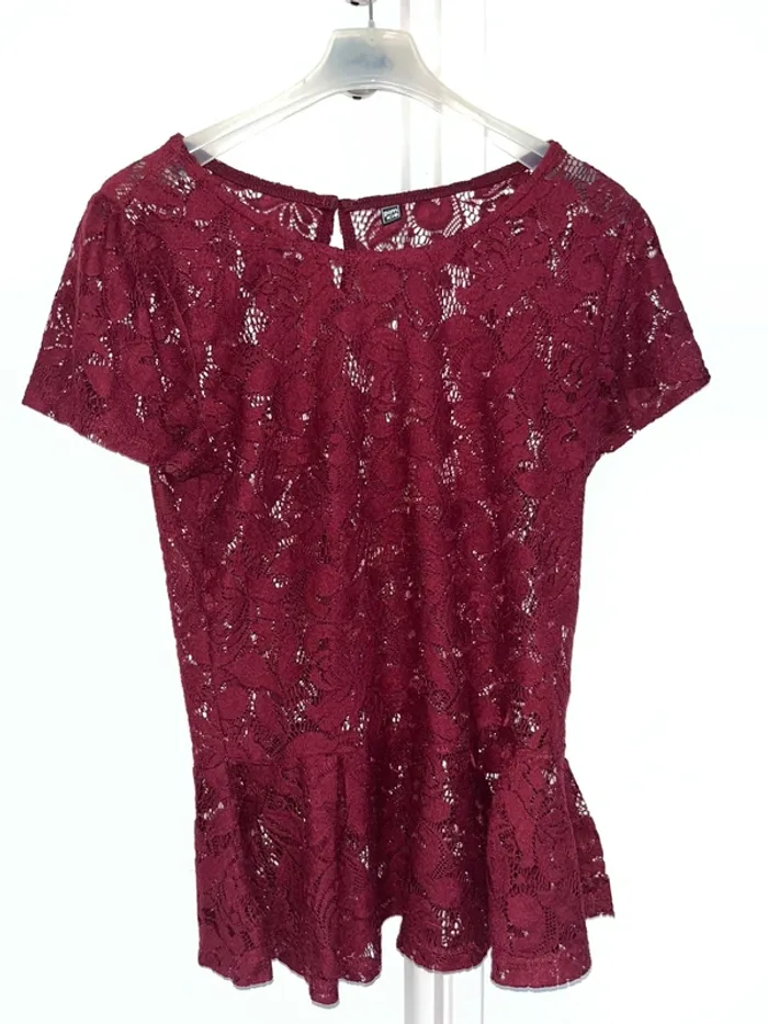 Haut dentelle bordeaux